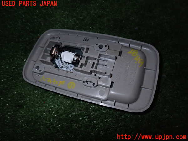 2UPJ-28496411]レジアスエース(ハイエース200系)(KDH206V)ルームランプ1 (真中 1列目) 中古_m0002.jpg