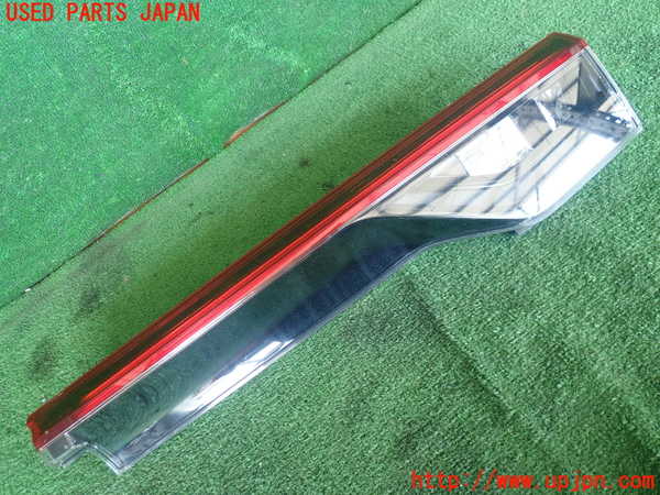 2UPJ-28501550]ヴェゼル ハイブリッド(e：HEV)(RV5)右リアフィニッシャー 中古_m0001.jpg