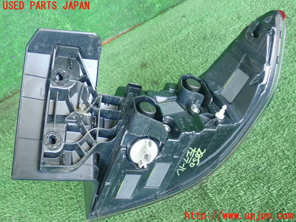5UPJ-28501536]ヴェゼル ハイブリッド(e：HEV)(RV5)左テールランプ 中古_m0002.jpg