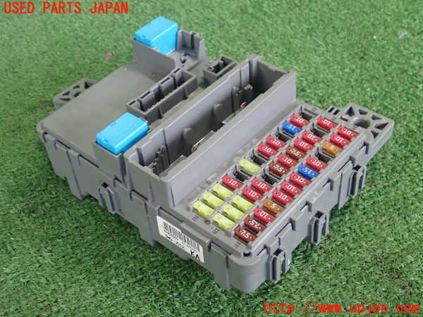 2UPJ-28506741]ヴェゼル ハイブリッド(e：HEV)(RV5)ヒューズボックス1 中古_m0001.jpg