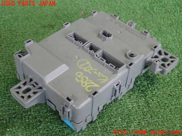 2UPJ-28506741]ヴェゼル ハイブリッド(e：HEV)(RV5)ヒューズボックス1 中古_m0002.jpg
