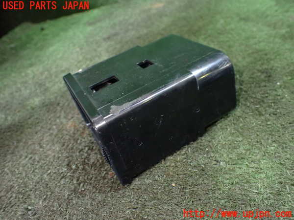 1UPJ-28517527]ジャガー・XJS(JNJCX)エアコン吹き出し口2 (左) 中古_m0002.jpg