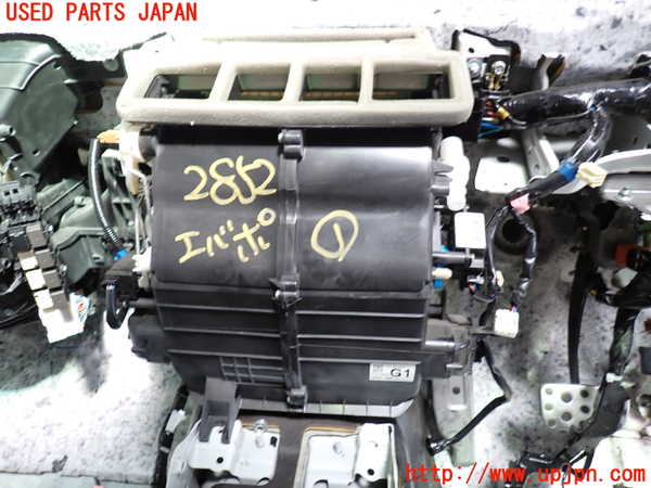 5UPJ-28526081]レヴォーグ(VMG) 後期 エバポレーター1 中古_m0001.jpg