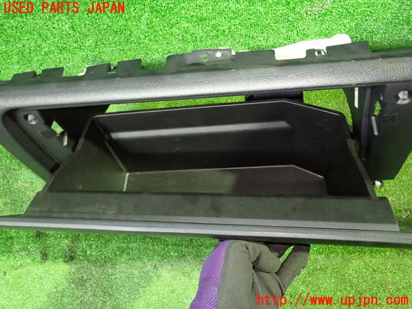 1UPJ-28527516]レヴォーグ(VMG) 後期 グローブボックス1 中古_m0002.jpg