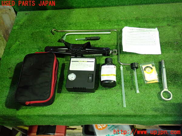 1UPJ-28527805]レヴォーグ(VMG) 後期 車載工具 中古_m0001.jpg