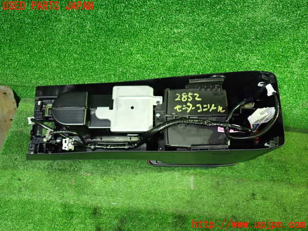 1UPJ-28527540]レヴォーグ(VMG) 後期 センターコンソール 中古_m0005.jpg