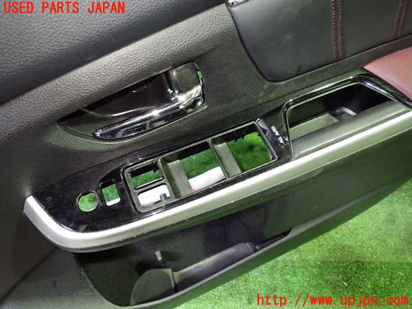 1UPJ-28521234]レヴォーグ(VMG) 後期 右前ドア内張り 中古_m0002.jpg