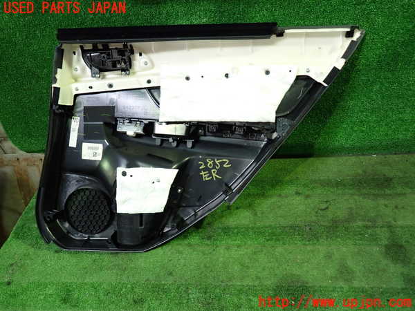 1UPJ-28521324]レヴォーグ(VMG) 後期 左後ドア内張り 中古_m0004.jpg