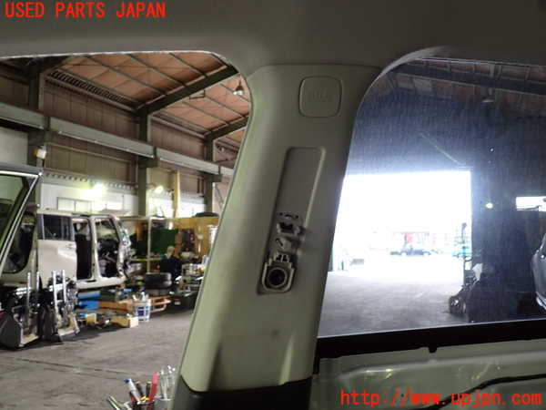 1UPJ-28527665]レヴォーグ(VMG) 後期 右センターピラートリム 中古_m0002.jpg