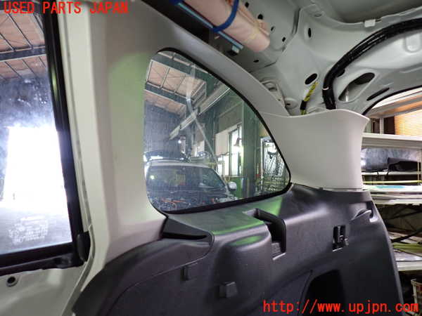 5UPJ-28527675]レヴォーグ(VMG) 後期 右リアピラートリム 中古_m0002.jpg