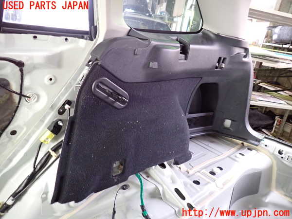 5UPJ-28527675]レヴォーグ(VMG) 後期 右リアピラートリム 中古_m0003.jpg