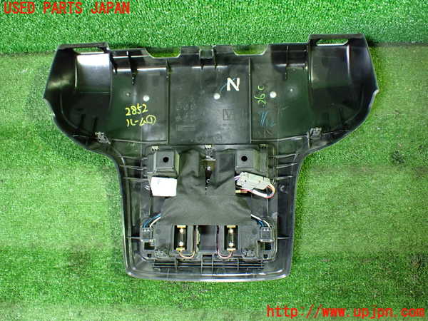 5UPJ-28526411]レヴォーグ(VMG) 後期 ルームランプ1 フロント 中古_m0002.jpg