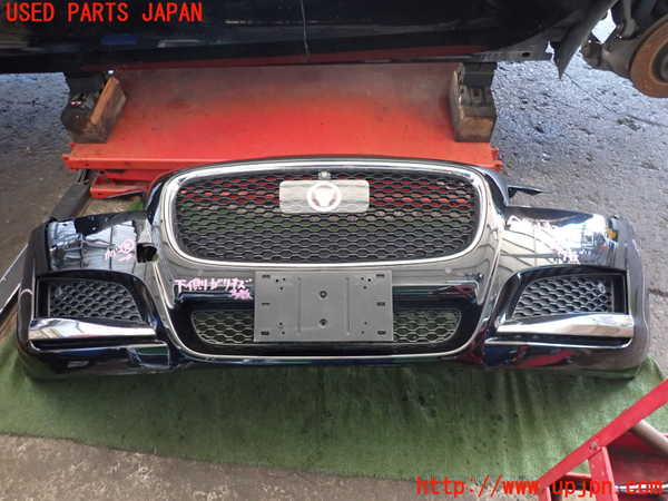 2UPJ-28531010]ジャガー・XF(JB2NA)フロントバンパー 中古_m0001.jpg