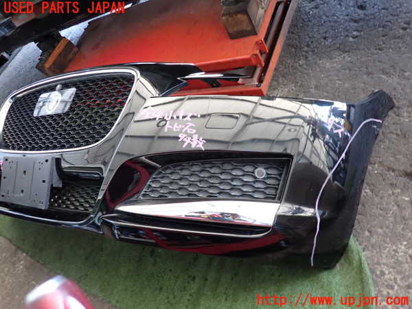 2UPJ-28531010]ジャガー・XF(JB2NA)フロントバンパー 中古_m0003.jpg