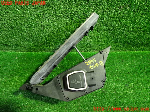 1UPJ-28556381]ベンツ E300 ステーションワゴン(212255C)S212センサー1 アクセルペダル 中古_m0003.jpg