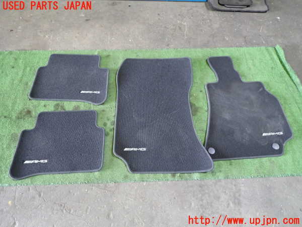 1UPJ-28557800]ベンツ E300 ステーションワゴン(212255C)S212フロアマット 中古_m0001.jpg