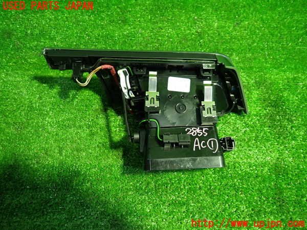 1UPJ-28557526]ベンツ E300 ステーションワゴン(212255C)S212エアコン吹き出し口1 中古_m0002.jpg