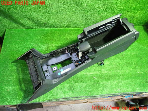 1UPJ-28557540]ベンツ E300 ステーションワゴン(212255C)S212センターコンソール ジャンク品_m0004.jpg