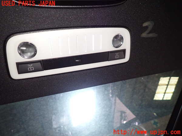 1UPJ-28556412]ベンツ E300 ステーションワゴン(212255C)S212ルームランプ2 中古_m0001.jpg