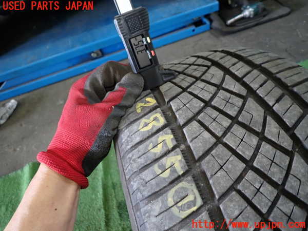 1UPJ-28559041]ベンツ E300 ステーションワゴン(212255C)S212タイヤ　ホイール　1本① 245/40ZR1 中古_m0005.jpg