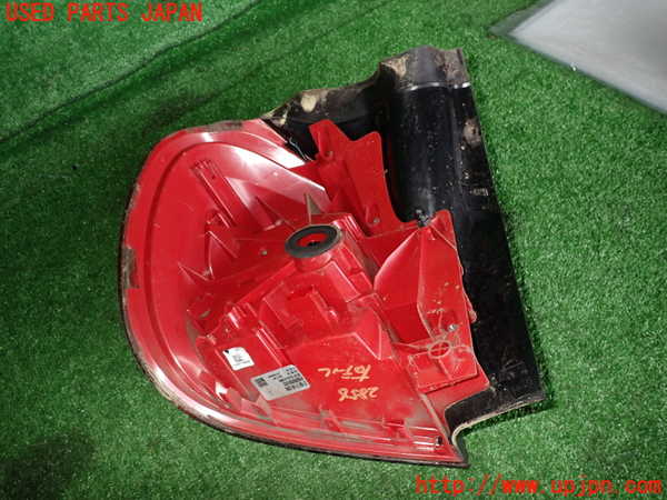 2UPJ-28561530]ベンツ GLA250 4MATIC(156946)右テールランプ 中古_m0003.jpg