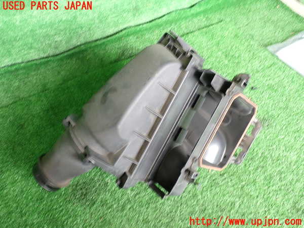 2UPJ-28562560]ベンツ GLA250 4MATIC(156946)エアクリーナーボックス 中古_m0001.jpg