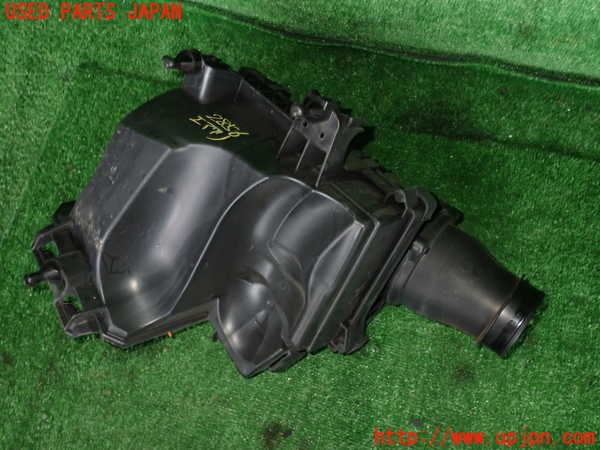 2UPJ-28562560]ベンツ GLA250 4MATIC(156946)エアクリーナーボックス 中古_m0003.jpg