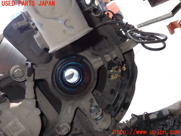 2UPJ-28564290]ベンツ GLA250 4MATIC(156946)右フロントナックルハブ 中古_m0001.jpg