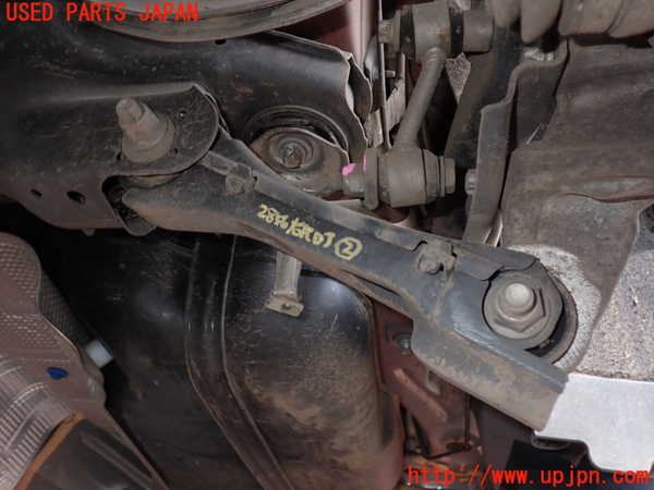 2UPJ-28565205]ベンツ GLA250 4MATIC(156946)右リアロアアーム2 中古_m0001.jpg