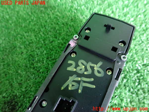 2UPJ-28566240]ベンツ GLA250 4MATIC(156946)右前パワーウィンドウスイッチ 中古_m0004.jpg