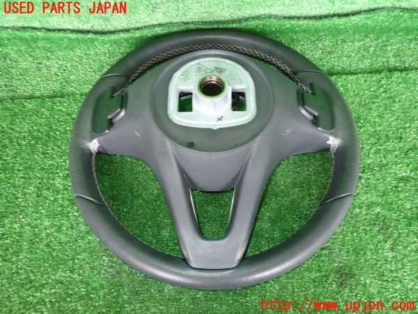 2UPJ-28567855]ベンツ GLA250 4MATIC(156946)ステアリングホイール 中古_m0002.jpg