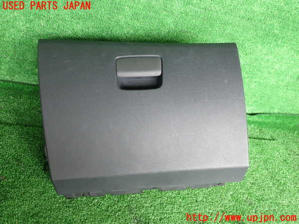 2UPJ-28567516]ベンツ GLA250 4MATIC(156946)グローブボックス1 中古_m0001.jpg