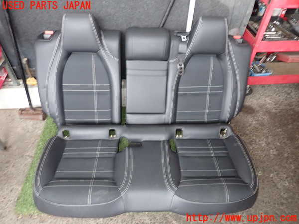 2UPJ-28567385]ベンツ GLA250 4MATIC(156946)リアシート 中古_m0001.jpg