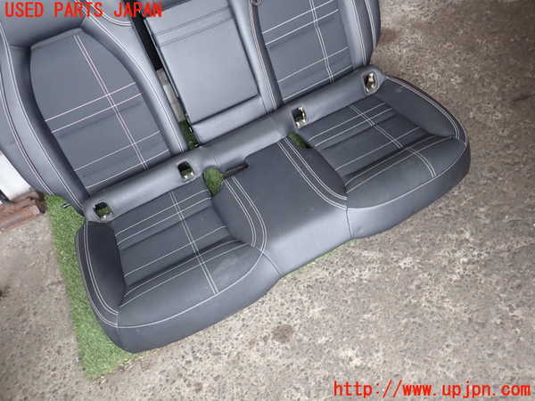 2UPJ-28567385]ベンツ GLA250 4MATIC(156946)リアシート 中古_m0003.jpg