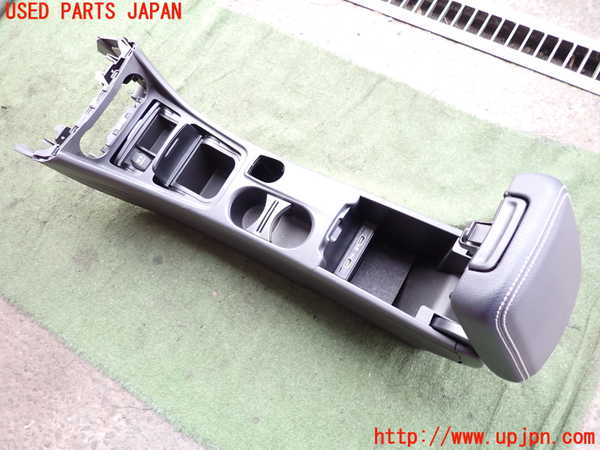 2UPJ-28567540]ベンツ GLA250 4MATIC(156946)センターコンソール 中古_m0003.jpg