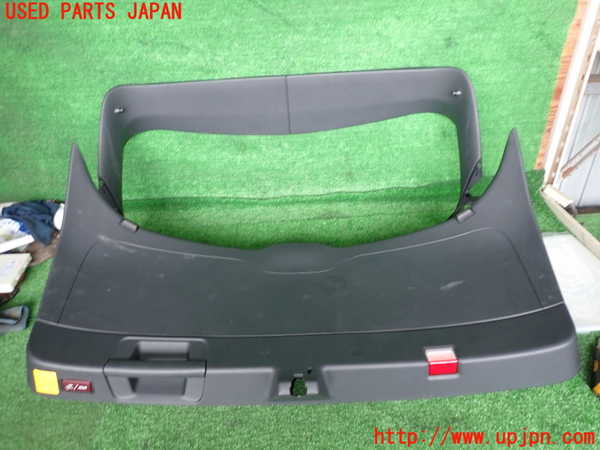 2UPJ-28561578]ベンツ GLA250 4MATIC(156946)バックドア内張り 中古_m0001.jpg