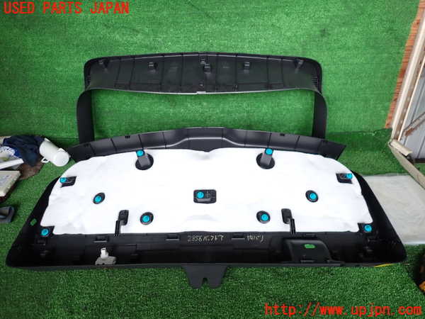 2UPJ-28561578]ベンツ GLA250 4MATIC(156946)バックドア内張り 中古_m0003.jpg