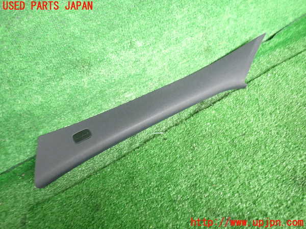 2UPJ-28567660]ベンツ GLA250 4MATIC(156946)左フロントピラートリム 中古_m0001.jpg