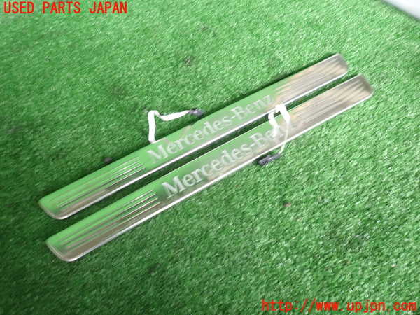 2UPJ-28567740]ベンツ GLA250 4MATIC(156946)スカッフプレート 中古_m0001.jpg