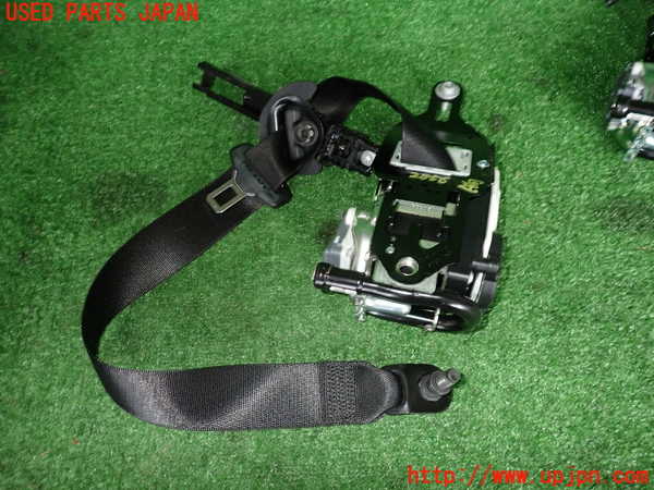 2UPJ-28567045]ベンツ GLA250 4MATIC(156946)運転席シートベルト 中古_m0001.jpg