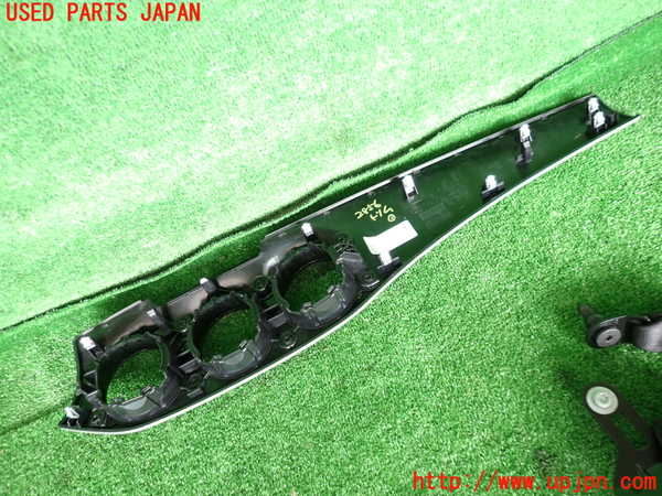 2UPJ-28567691]ベンツ GLA250 4MATIC(156946)内装トリム類1 中古_m0002.jpg