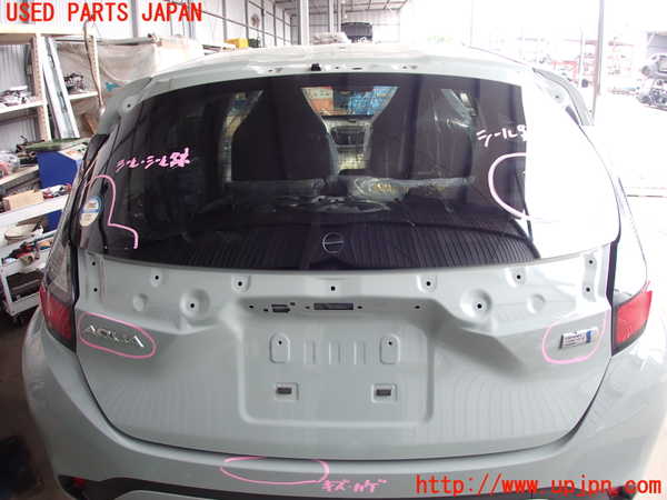 2UPJ-28571566]アクア(AQUA)(MXPK11)バックドア リアゲート ハッチ (43R-005844 M31Q8) 中古_m0001.jpg