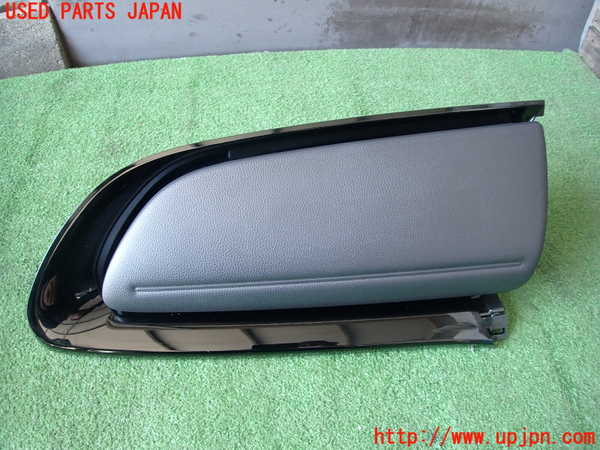 2UPJ-28577516]アクア(AQUA)(MXPK11)グローブボックス1 中古_m0001.jpg