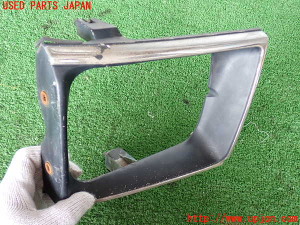 2UPJ-28601140]ハイラックスサーフ N130系 4ドア(VZN130G)右ヘッドライトリム 中古_m0002.jpg