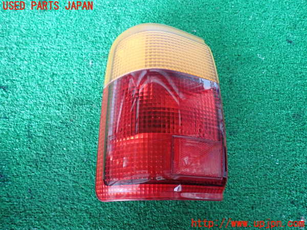 2UPJ-28601536]ハイラックスサーフ N130系 4ドア(VZN130G)左テールランプ 中古_m0001.jpg