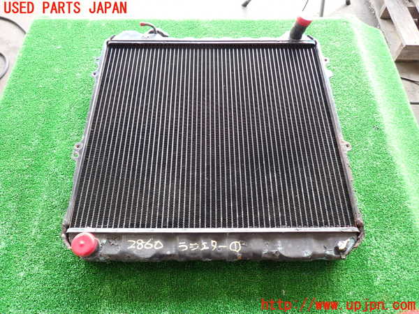 2UPJ-28602321]ハイラックスサーフ N130系 4ドア(VZN130G)ラジエーター1 ジャンク 中古_m0001.jpg