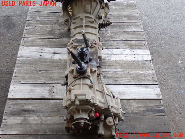 2UPJ-28603200]ハイラックスサーフ N130系 4ドア(VZN130G)ミッション MT 3VZ-E 4WD 中古_m0002.jpg