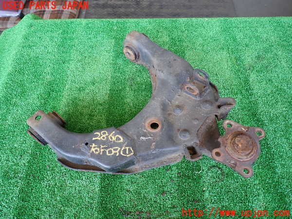 2UPJ-28605176]ハイラックスサーフ N130系 4ドア(VZN130G)右フロントロアアーム1 中古_m0001.jpg