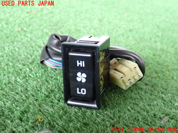 2UPJ-28606308]ハイラックスサーフ N130系 4ドア(VZN130G)スイッチ3(ファン) 中古_m0001.jpg