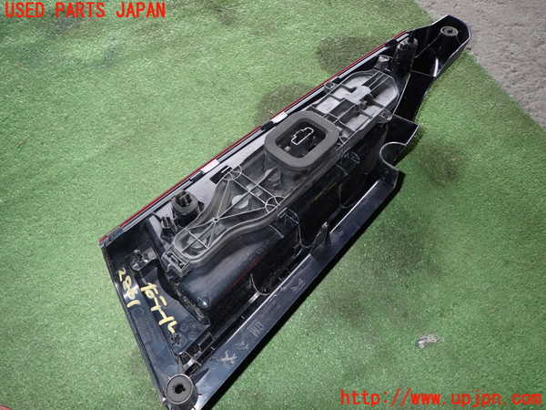 1UPJ-28611530]シトロエン・BERLINGO(ベルランゴ)(型式不明)右テールランプ 中古_m0003.jpg
